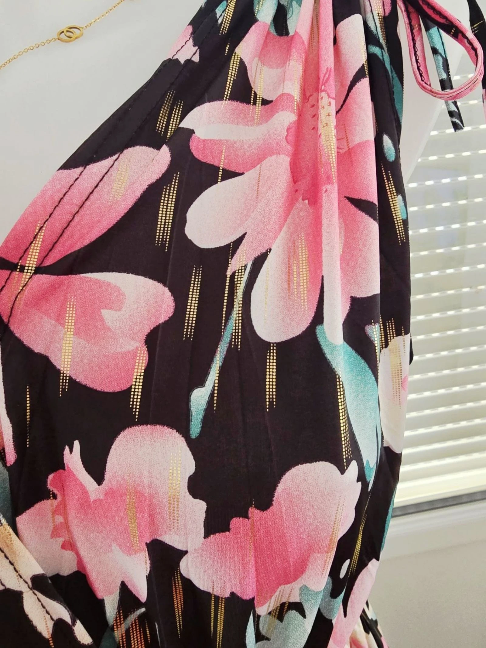 Robe magique noir rose turquoise dorée  – photo 5